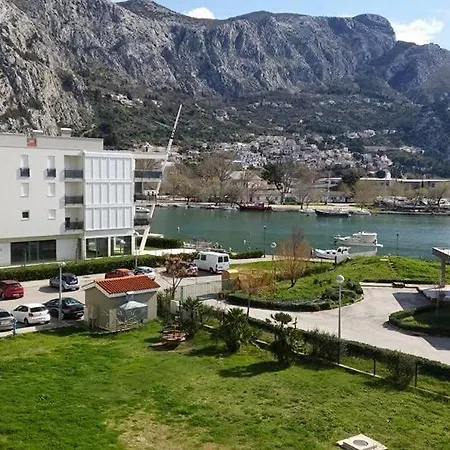 Apartman River * 奥米什