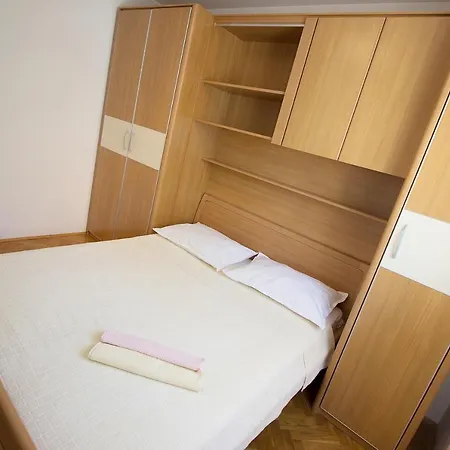 Apartman River 奥米什