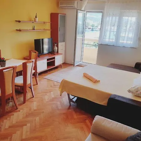 公寓 Apartman River *
